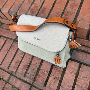 SIMPLE NOELLE PURSE LIKE NEW !!